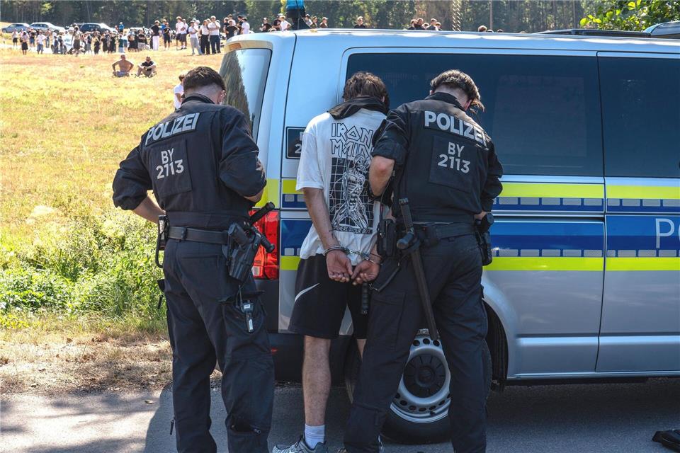 Am früheren Wohnsitz des YouTubers „Drachenlord“ gab es einen Polizeieinsatz.Ferdinand Merzbach/NEWS5/dpa