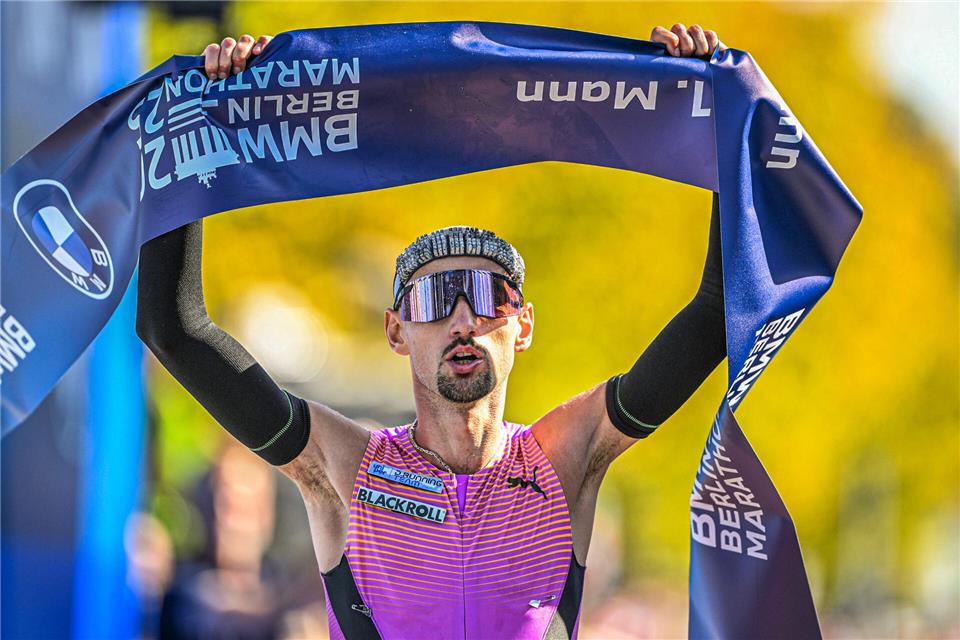 Ex-Weseker Achter beim Berlin-Marathon und bester Deutscher Am und im Ziel: In einem bärenstark besetzten Feld wurde Hendrik Pfeiffer beim Berlin-Marathon Gesamtachter.