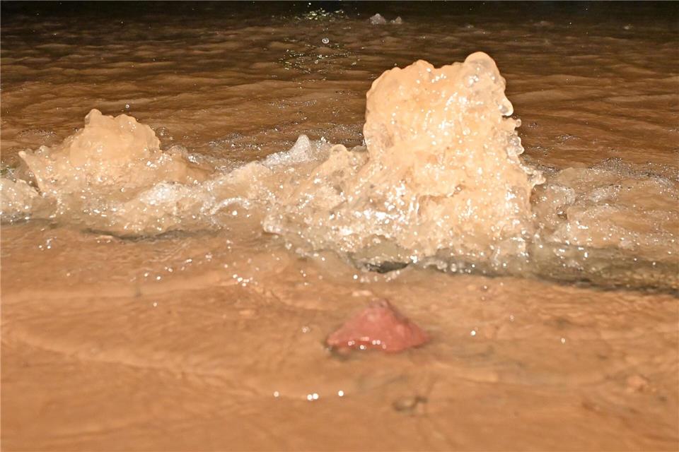 Am vergangenen Wochenende hatte es einen Wasserrohrbruch gegeben. (Symbolbild)Paul Zinken/dpa