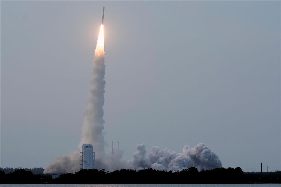 Amazon will mit dem Kauf von Globalstar eine Abkürzung beim Aufbau des Satelliten-Netzwerks nehmen. (Archivbild)John Raoux/AP/dpa