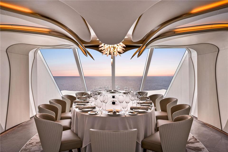 Ambiente statt Action: Der Fokus bei Oceania Cruises liegt auf Kulinarik und Luxus. Das Bild zeigt den Privee-Bereich auf der „Vista“, dem Schwesterschiff der „Allura“ - ein Dinner-Séparée, das Gäste extra buchen können.Nick Tortajada/Oceania Cruises/dpa-tmn