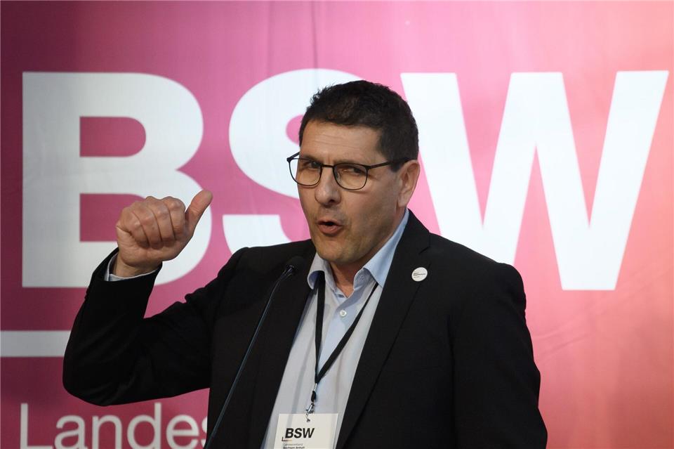 An Nummer eins der Kandidatenliste führt der Co-Vorsitzende des BSW in Sachsen-Anhalt, Thomas Schulze, seine Partei in den Landtagswahlkampf.  Klaus-Dietmar Gabbert/dpa
