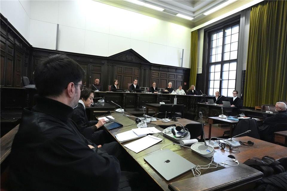 An Tag zwei des Prozesses ist die Anklage verlesen worden. Marcus Brandt/Pool dpa/dpa