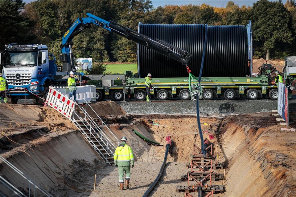 Suedlink: 700 Kilometer Kabel für die Energiewende An anderen Stellen in Niedersachsen, wie hier in Heeslingen, wurden bereits Stromkabel verlegt. (Archivbild)Focke Strangmann/dpa