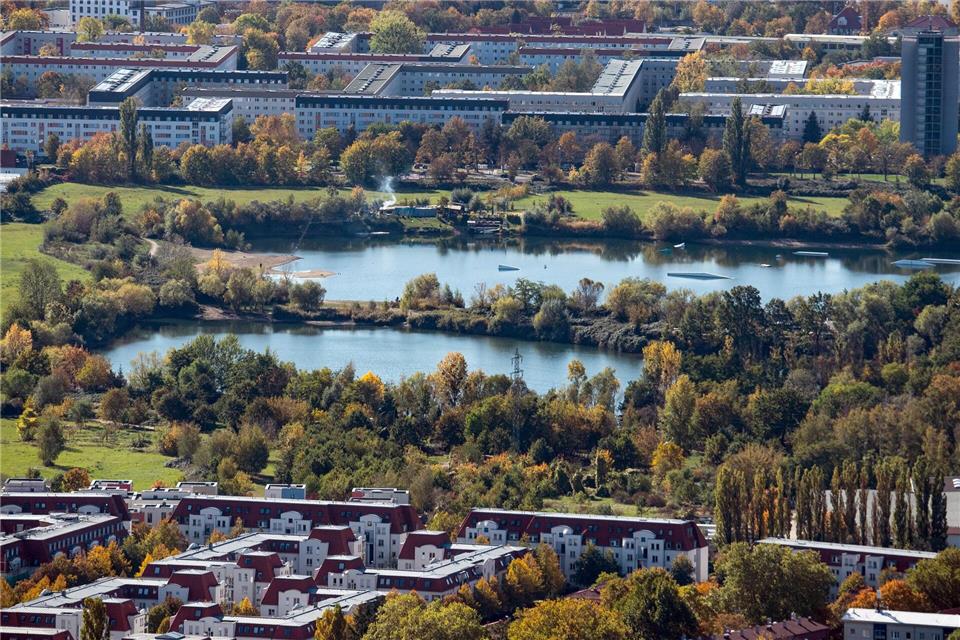 An den Kiesseen in Leuben soll künftig eine Badestelle entstehen. (Archivbild)Robert Michael/dpa-Zentralbild/ZB