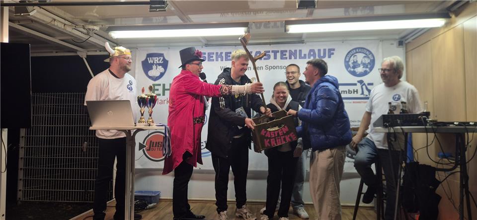 80 Teams beim ersten Weseker Kastenlauf An den Lauf schlossen sich Siegerehrung und Aftrerrun-Party an.