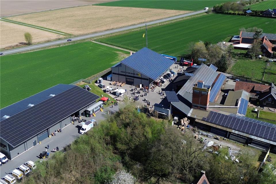 An der Aechterhookstraße ist in den vergangenen Jahren das Betriebsgelände weiter gewachsen. Vor gut einer Woche überzeugten sich viele Besucher davon beim Tag der offenen Tür.