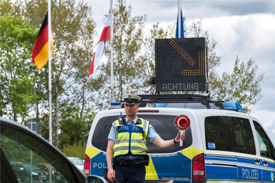 An der Grenze zu Dänemark werden von der Bundespolizei weit weniger unerlaubte Einreisen festgestellt als an den Grenzen zu Polen, Frankreich und Österreich. (Archivfoto)Marcus Golejewski/dpa