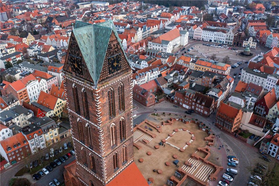 An der Hochschule Wismar ist mit dem Bau eines Laborgebäudes begonnen worden. (Archivbild)Jens Büttner/dpa