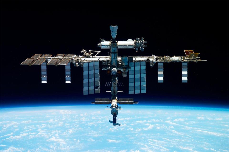 An der ISS gab es einen Außeneinsatz. (Archivbild)-/Roscosmos State Space Corporation via AP/dpa