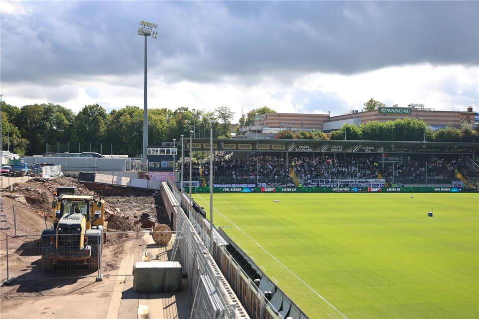 Schon wieder Elversberg: Dorfclub auch unter Wagner top An der Kaiserlinde wird noch gebaut: Stadion des Zweitliga-Spitzenreiters SV Elversberg picture alliance / Fußball-News Saarland