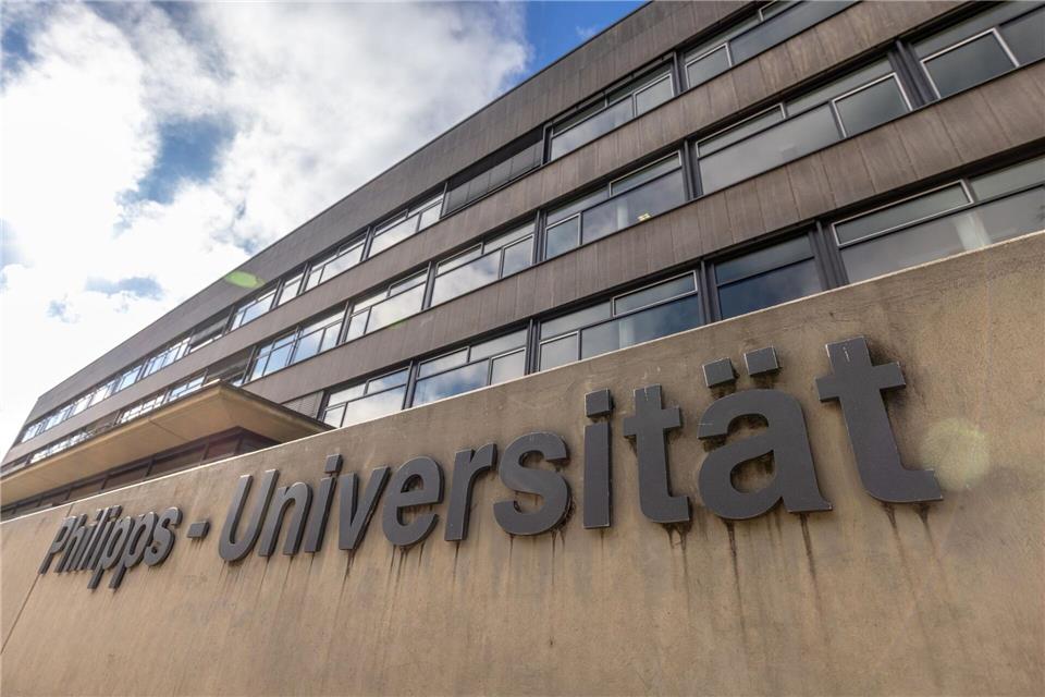 An der Marburger Philipps-Universität sollen Forschung und Lehre unter den Sparzwängen nicht leiden, wie Uni-Präsident Thomas Nauss sagt.  Christian Lademann/dpa