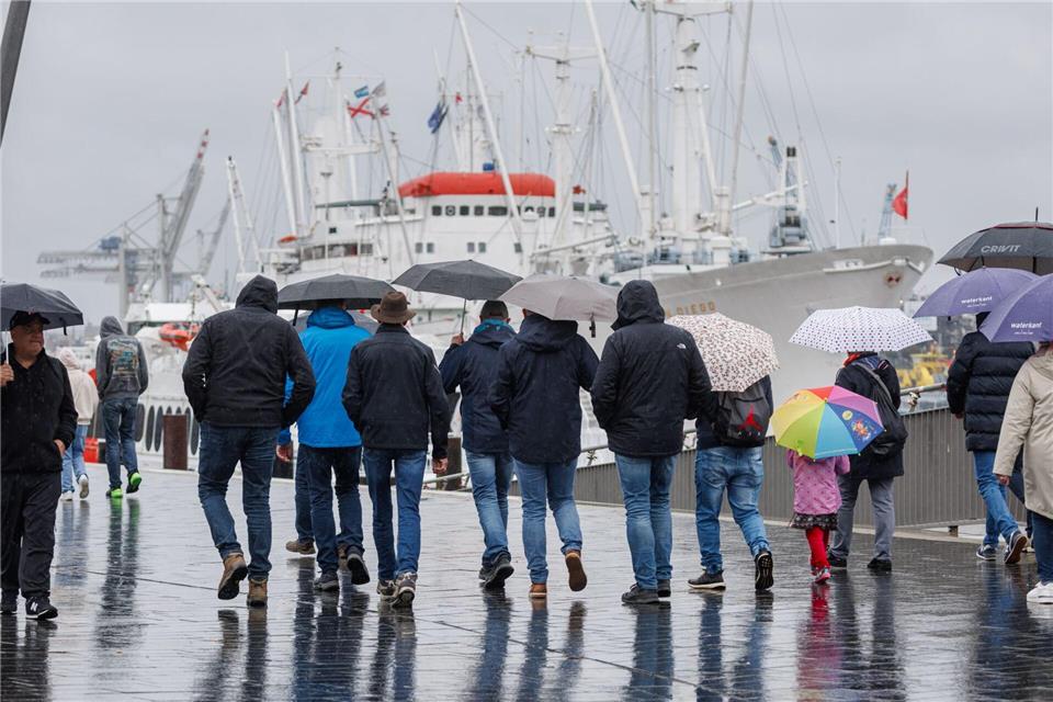 An der Nordseeküste wird eine Sturmflut erwartet. Markus Scholz/dpa