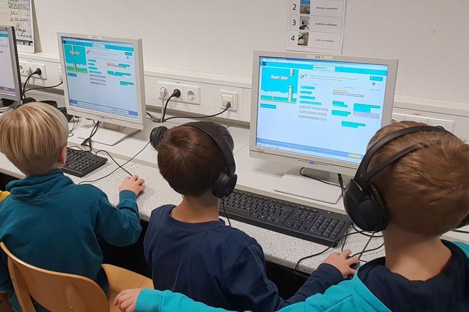 An der Sebastianschule gibt es einen Computerraum. Dieser werde „recht rege genutzt“, sagte Schulleiter Thomas Schlüter.