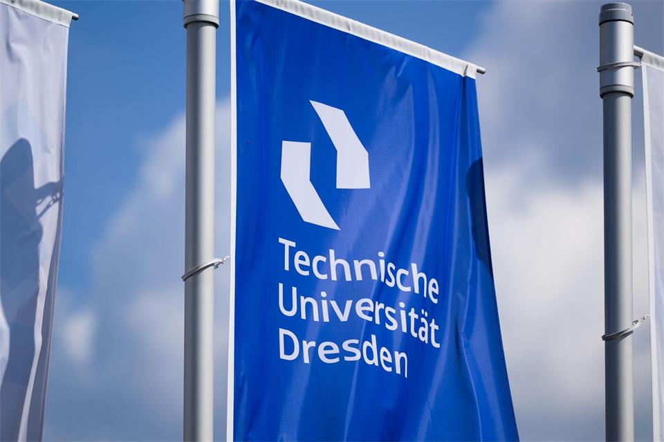 An der TU Dresden sind im neuen Wintersemester 30 der 123 angebotenen Studiengänge englischsprachig. (Symbolbild)Robert Michael/dpa