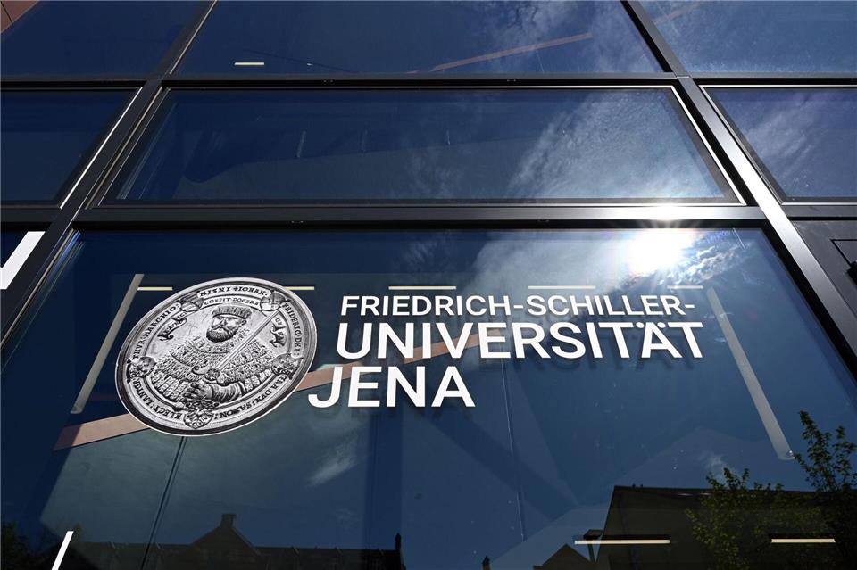 An der Uni Jena soll ein neues Exzellenzcluster das Feld stärken. (Archivbild)Martin Schutt/dpa