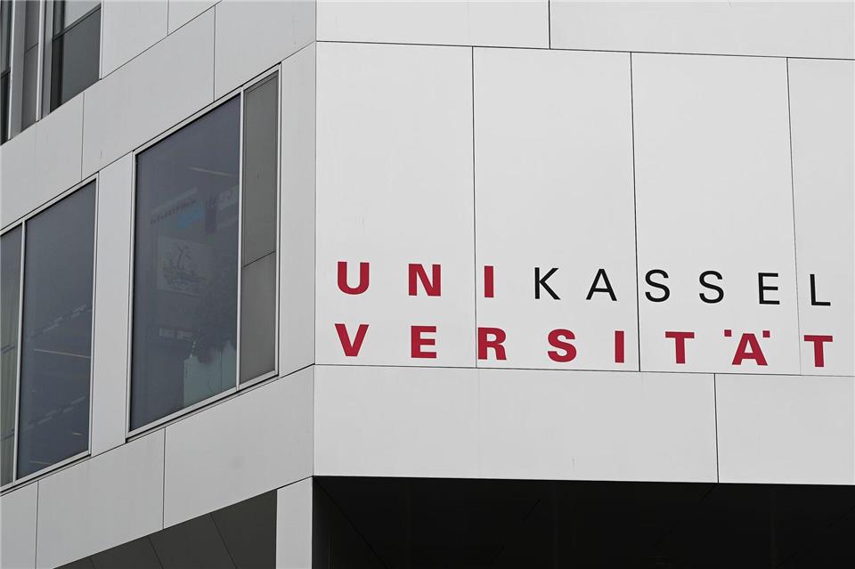 An der Uni Kassel sorgt die geplante Lockerung der Zivilklausel für Kritik. Studierende und Gewerkschaft warnen vor wachsendem Einfluss von Rüstungsunternehmen auf die Forschung. (Archivbild)Swen Pförtner/dpa