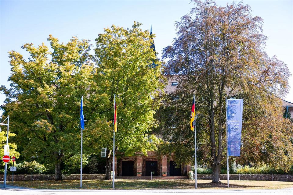 An der Universität des Saarlandes hat heute das neue Wintersemester begonnen. (Symbolbild)Laszlo Pinter/dpa