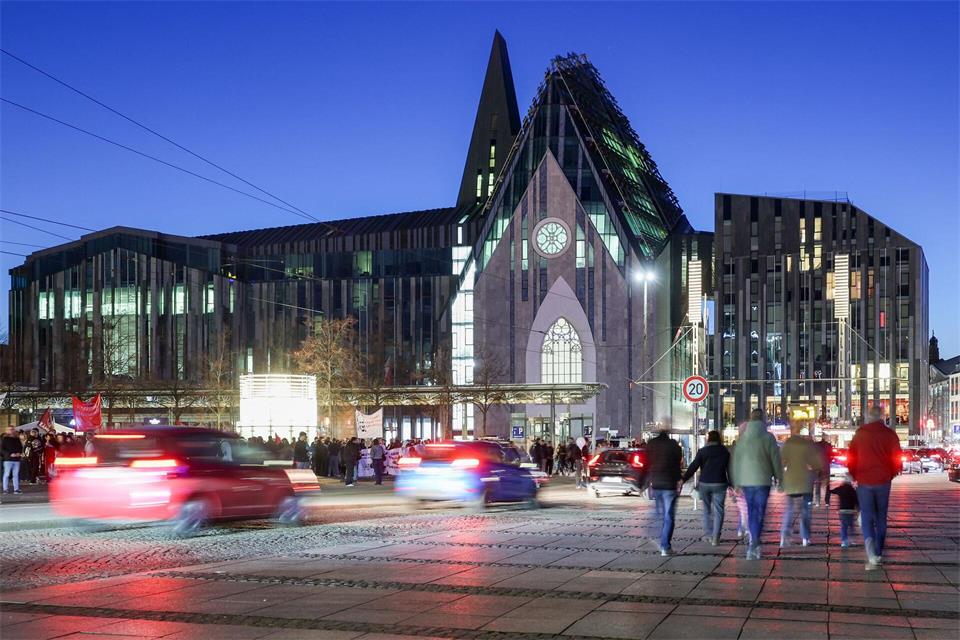 An der Universität wird ein Zentrum für DDR-Forschung eingerichtet. (Archivbild)Jan Woitas/dpa