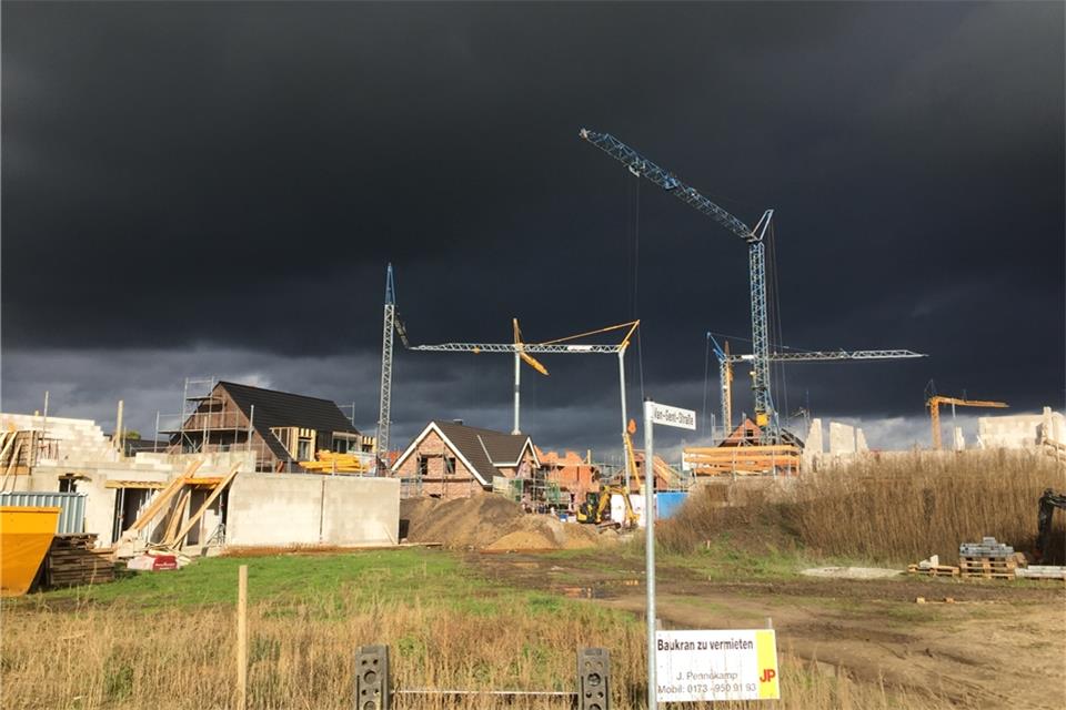 An der Van-Gent-Straße im zweiten Abschnitt des Baugebiets Stockbreede entstehen derzeit vor allem Einfamilienhäuser.