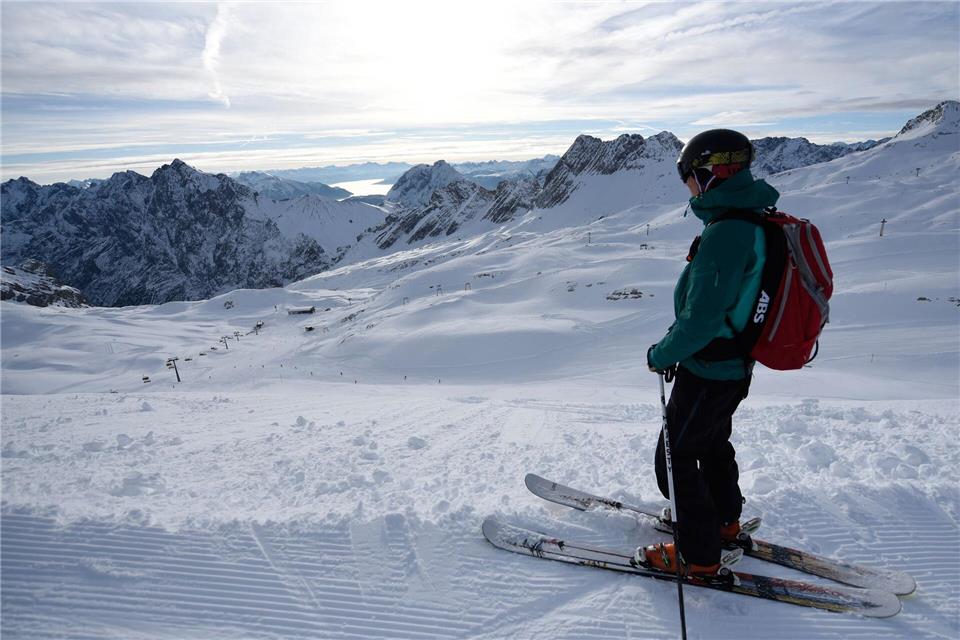 An der Zugspitze als höchstem Berg Deutschlands gab es bisher einen letzten Gletscherlift. (Archivbild)picture alliance / Angelika Warmuth/dpa