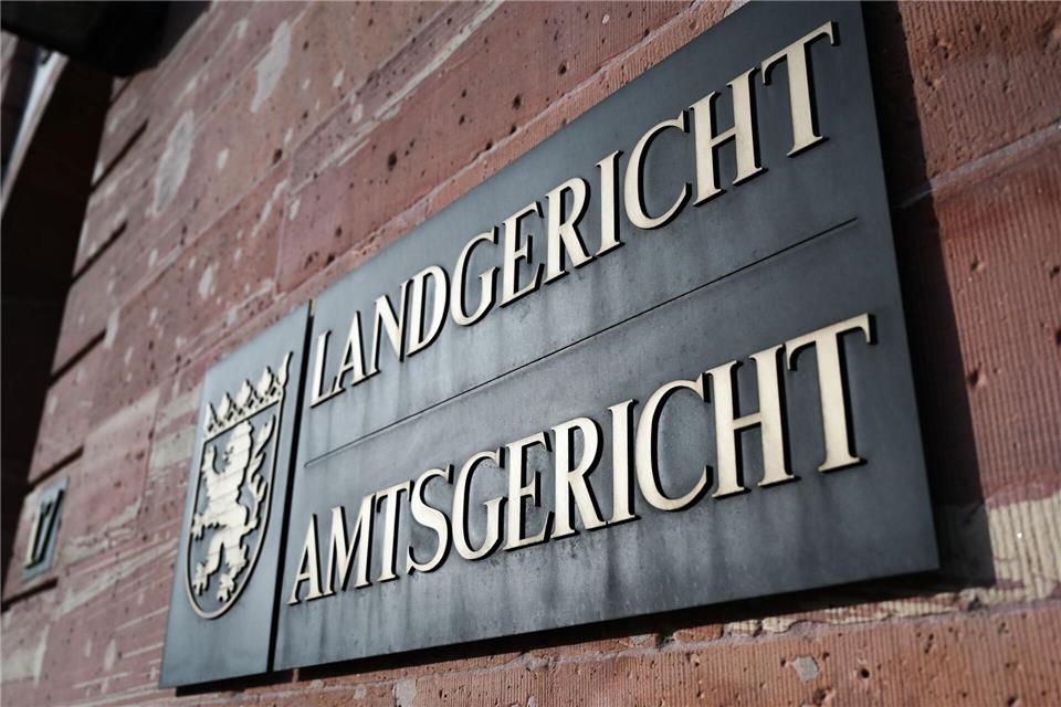 An diesem Montag wird vor dem Landgericht Hanau mit dem Urteil in dem Mammutprozess gerechnet. (Archivbild)Arne Dedert/dpa