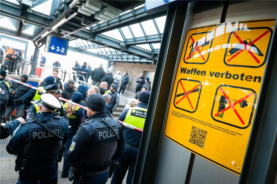 An diesem Wochenende soll es am Hamburger Hauptbahnhof erneut einen Schwerpunkteinsatz geben (Archivbild).Jonas Walzberg/dpa