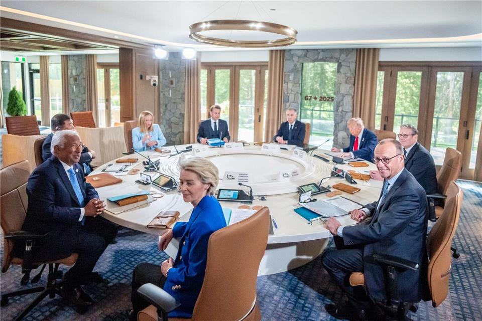 An einem Runden Tisch ist die G7 sich zumindest räumlich sehr nahe.Michael Kappeler/dpa-Pool/dpa