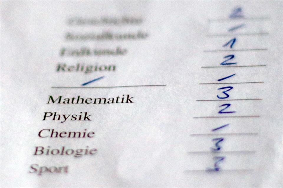 An einer Oberschule in Vechta waren 107 Schülerinnen und Schüler in den vergangenen Schuljahren mit einem zu niedrigen oder gar keinem Abschluss entlassen worden. (Symbolbild)Maria Berentzen/dpa