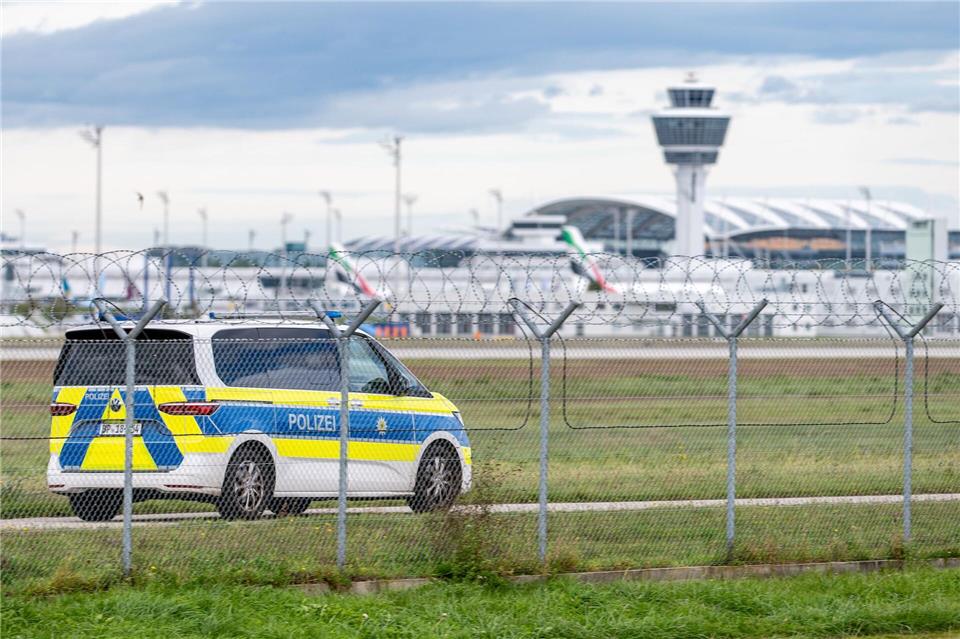 An gleich zwei Tagen wurden Drohnen am Münchner Flughafen gesichtet. Armin Weigel/dpa