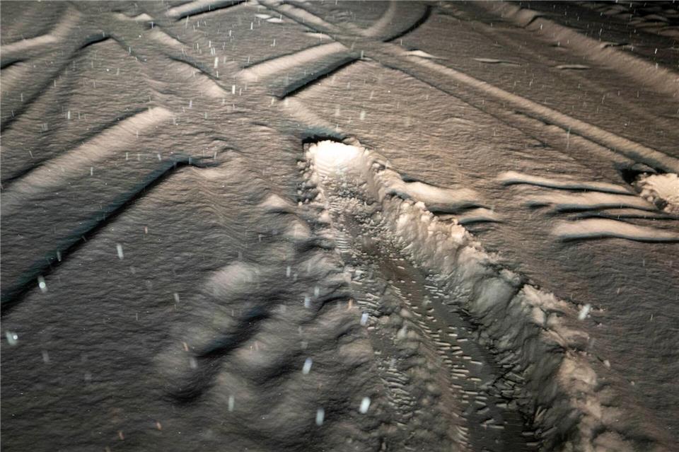 An manchen Schulen entfällt der Präsenzunterricht.Stefan Puchner/dpa