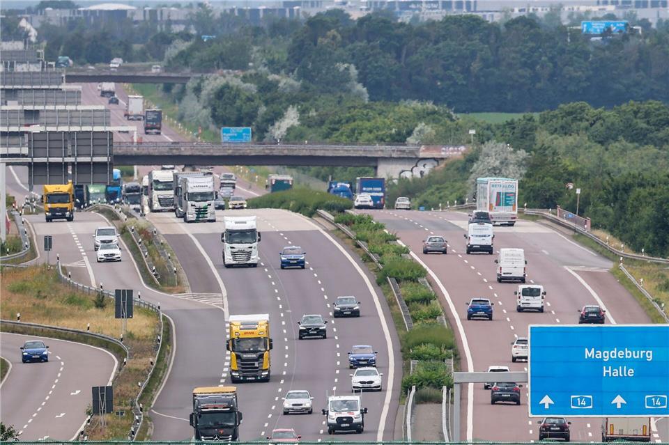 An mehreren Autobahnen in Sachsen-Anhalt wird in diesem Jahr wieder gebaut. (Symbolbild)Jan Woitas/dpa