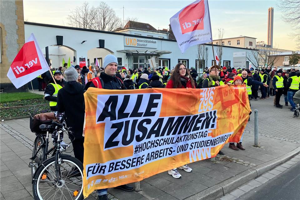 An mehreren Unikliniken und zahlreichen Hochschulen in NRW sind am Mittwoch neue Warnstreiks geplant. (Archivbild)Volker Danisch/dpa