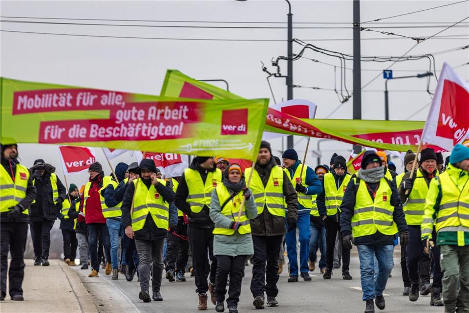 An vielen Orten fanden Kundgebungen und Demonstrationen statt.Frank Hammerschmidt/dpa