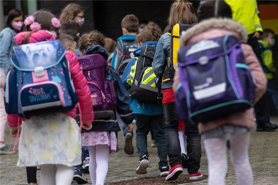 Neues Schuljahr in Hamburg – Wenige Lehrerstellen unbesetzt Anders als in anderen Bundesländern herrscht in Hamburg nach Ansicht von Bildungssenatorin Bekeris kein Lehrermangel (Archivbild).Bernd Thissen/dpa