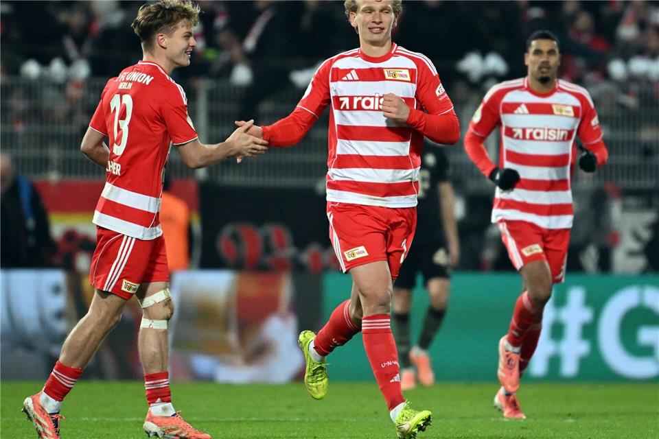 Andras Schäfer, Leopold Querfeld und Danilho Doekhi (v.l.n.r.) wollen in Wolfsburg in die Erfolgsspur zurückkehren.Soeren Stache/dpa