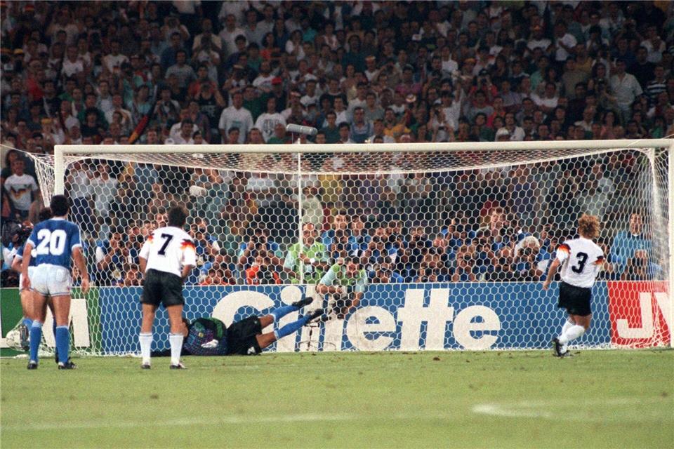 Andreas Brehme verwandelte den Elfmeter im WM-Finale. (Archivbild)Martina Hellmann/Deutsche Presse-Agentur GmbH/dpa