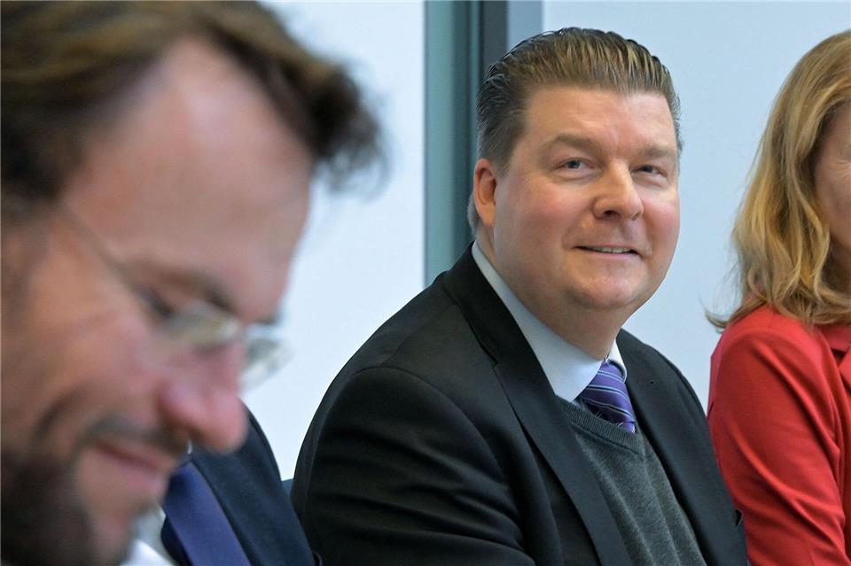 Andreas Dressel, der Verhandlungsführer der Länder, warnt vor einem zu hohen Abschluss. Michael Bahlo/dpa