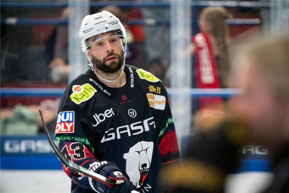 Andreas Eder erzielte den einzigen Treffer der Eisbären beim 1:3 gegen München. (Archivbild)Soeren Stache/dpa