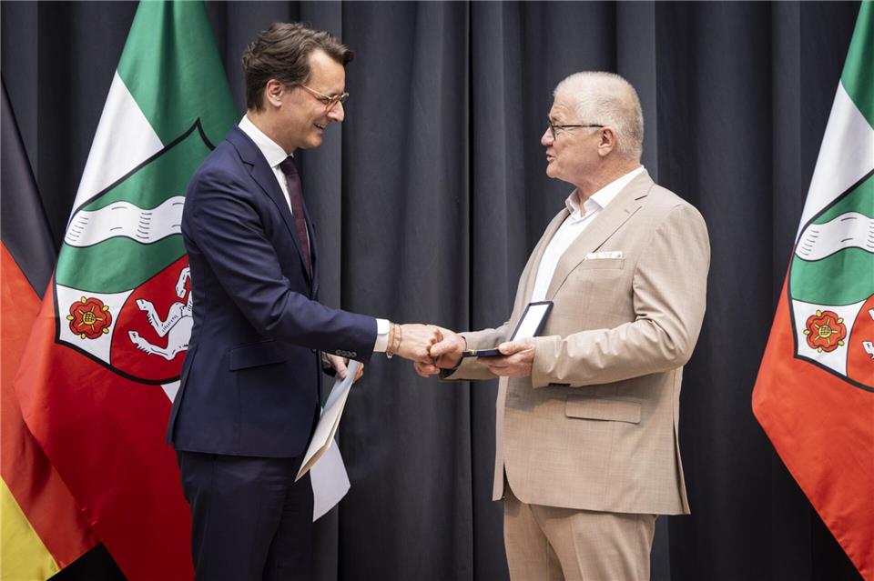 Andreas Höing erhielt am 20. Juli die Rettungsmedaille des Landes NRW aus den Händen des Ministerpräsidenten Hendrik Wüst.