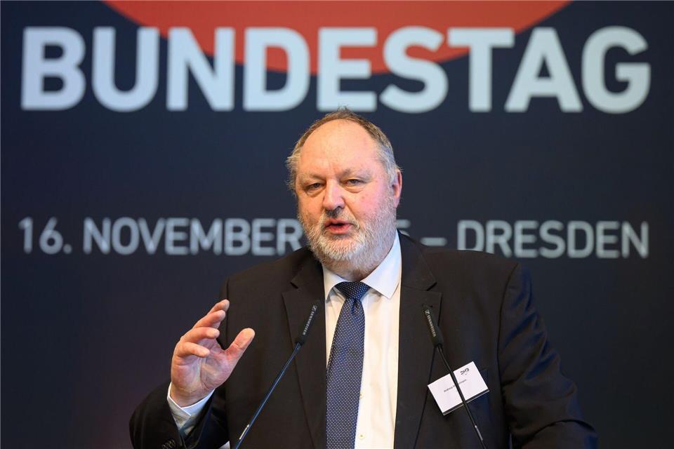 Andreas Michelmann wurde auf dem Bundestag als DHB-Präsident wiedergewählt. Robert Michael/dpa