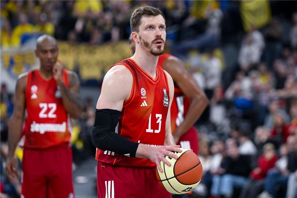 Andreas Obst und die Bayern-Basketballer haben das erste Spiel in den Bundesliga-Playoffs gewonnen. (Archivbild)Sven Hoppe/dpa