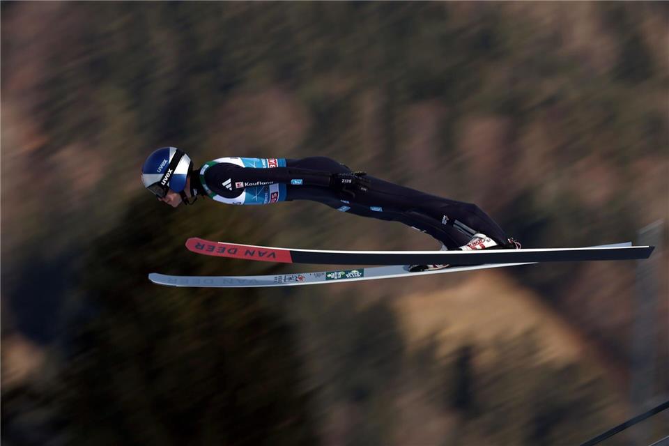 Andreas Wellinger schafft es erneut nicht in den zweiten Durchgang.Daniel Karmann/dpa