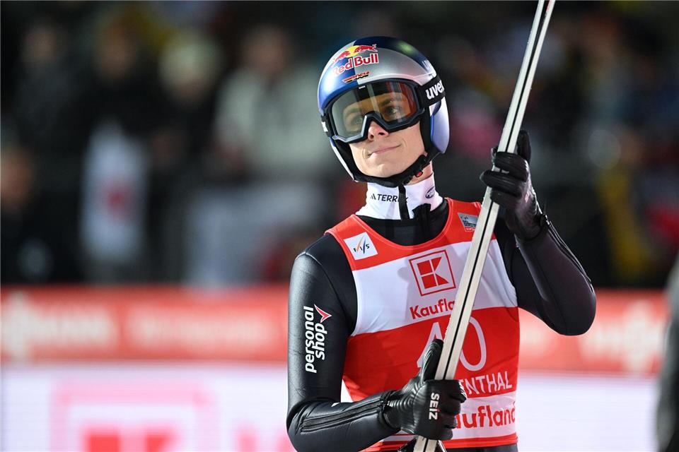 Andreas Wellinger springt bislang schwach. (Archivbild)Hendrik Schmidt/dpa