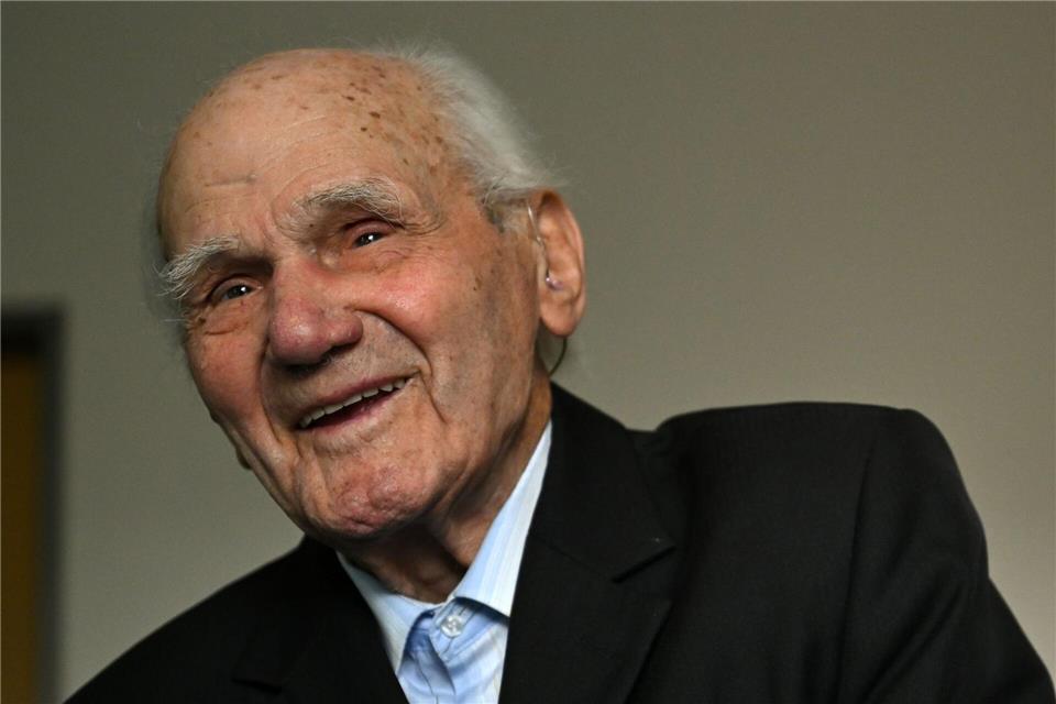 Andrej Iwanowitsch Moiseenko ist einer der letzten Überlebenden Buchenwalds. Seinen 100. Geburtstag wird er am 1. Mai in Weimar feiern - und damit nur einige Kilometer entfernt von dem ehemaligen KZ. (Archivbild) Martin Schutt/dpa