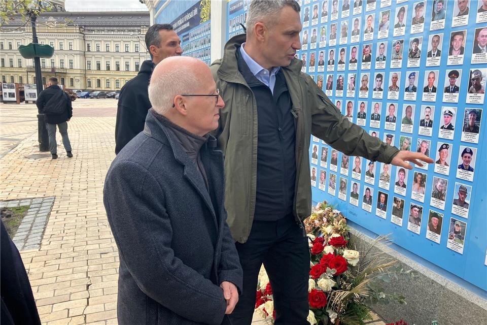 Anfang 2024 war Tschentscher als erster deutscher Länder-Regierungschef nach dem russischen Angriff in Kiew. (Archivbild) Martin Fischer/dpa