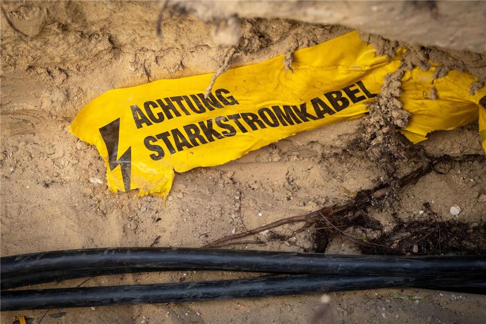 Anfang Januar waren Tausende Haushalte im Berliner Südwesten von einem Stromausfall betroffen. (Symbolbild) Soeren Stache/dpa