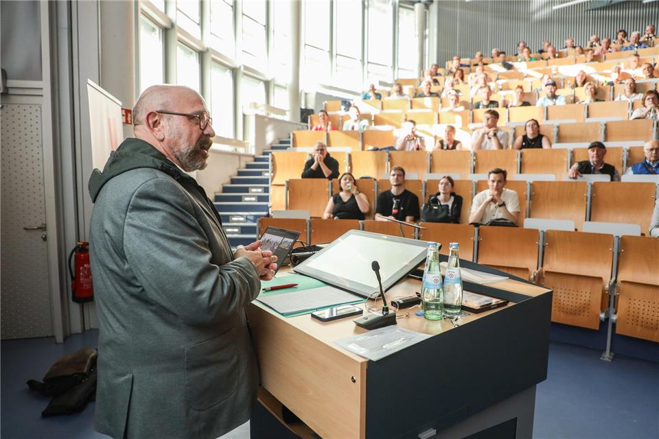 Anfang des Jahres war Benjamin Pankow Redner beim Beschäftigten-Empfang in Bocholt. Auf Veranstaltungen wie dem Tag der Deutschen Einheit oder bei Demos gegen Rechts war er stets mit seiner Stimme dabei. 
