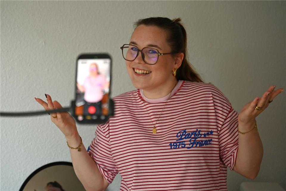 Angefangen hat Sarah Fabians UGC-Karriere mit Videoideen auf ihren eigenen Instagram- und TikTok-Kanälen.Lea Winkler/dpa