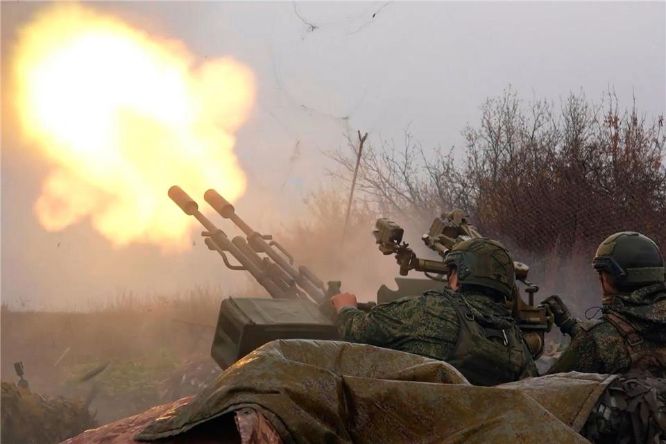 Angehörige der russischen Streitkräfte, die in der Ukraine gekämpft haben, bekommen möglicherweise künftig kein Visum mehr für die Einreise in die EU. (Archivbild)Uncredited/Russian Defense Ministry Press S/AP/dpa